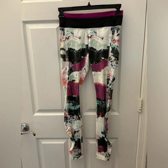 Lululemon Multi-Color Purple Black and White Speed Tight III Women’s - Picture 1 of 3